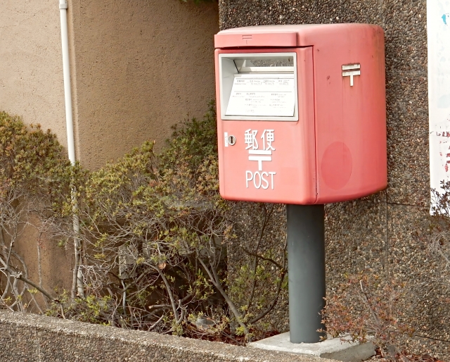 ボールペンを使った速達郵便の赤線の引き方！正しい太さと長さのコツ